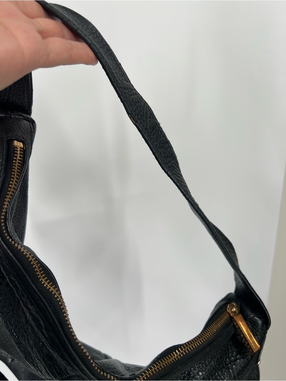 Tory Burch Amanda Flat Hobo Black Leather Shoulder Bag with Gold Accent - Picture 7 of 16